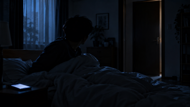 深夜、ガラスの割れる音がしたら。——「在宅中にトクリュウ強盗が来た夜」の正しい動き方
